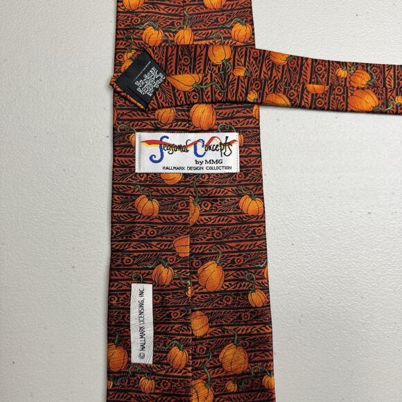 Pumpkin Silk Tie Hallmark Design Fall Thanksgiving Novelty Seasonal Concepts - Picture 3 of 6